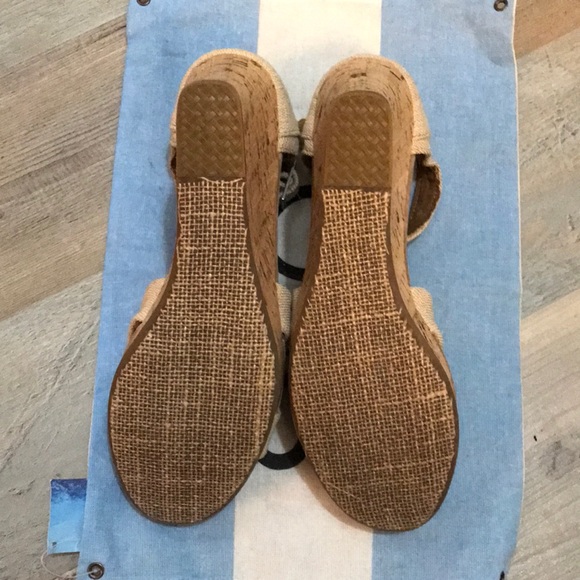 Toms NWOT wedges - Picture 4 of 4